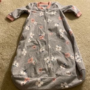 Barely worn carters sleep sack size 6-9 months